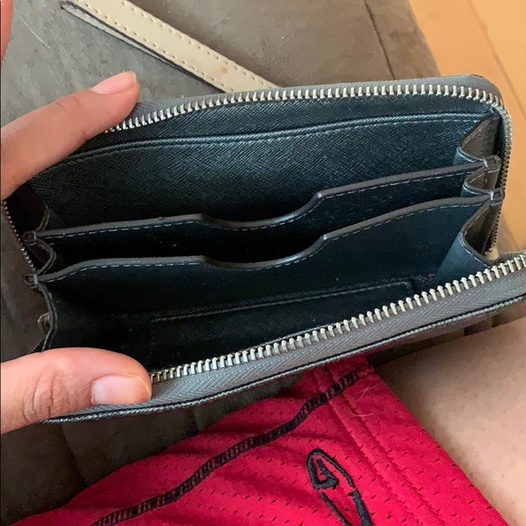 Michael Kors Wallet - Picture 3 of 3